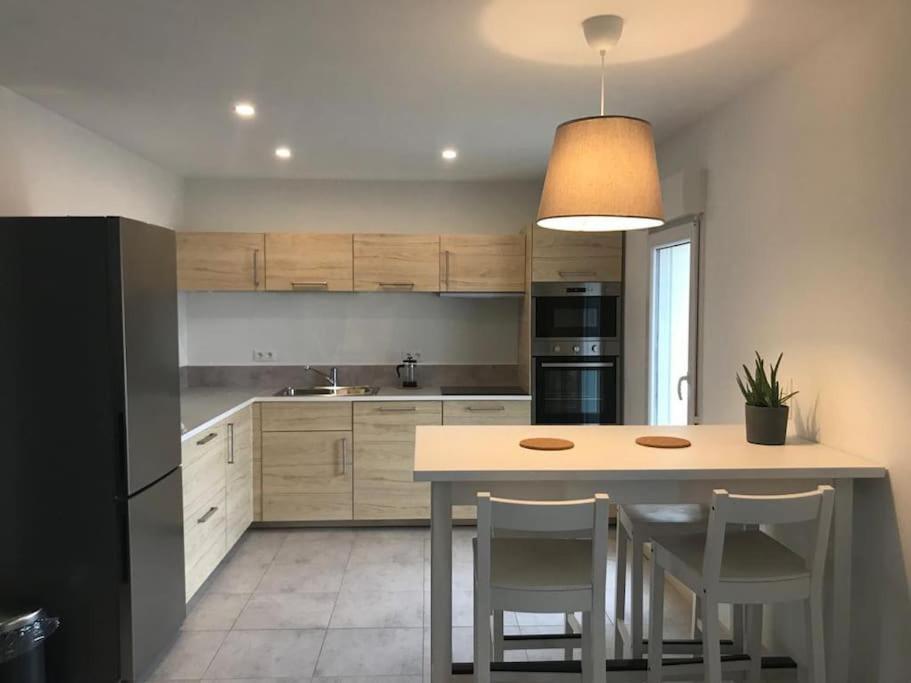 Appartement Neuf Avec Spa Сен-Мартен-д'Ардеш Экстерьер фото